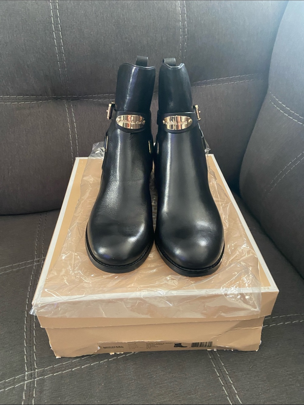 NIB MICHAEL MICHAEL KORS ARLEY BLACK LEATHER ANKLE BOOTS